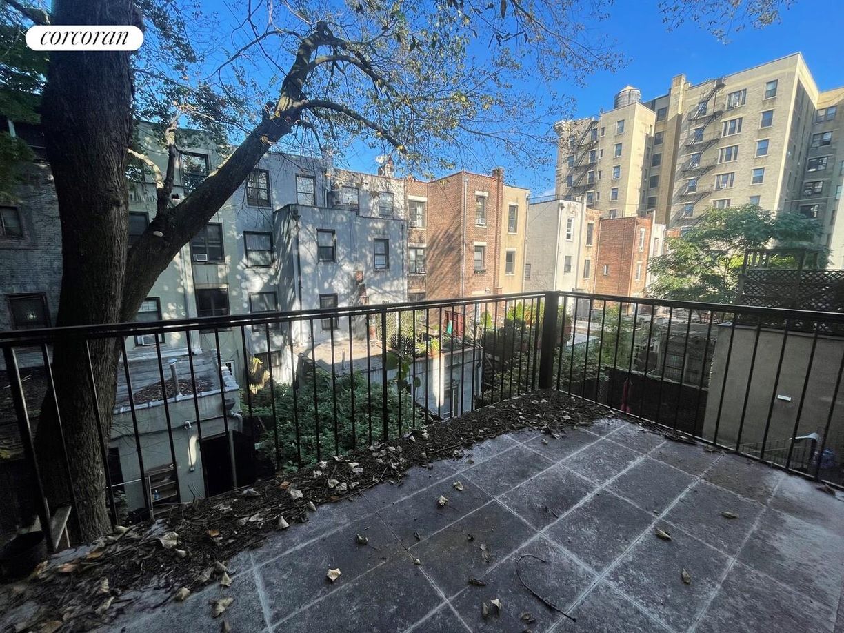 Building Photo - 471 W 140th St