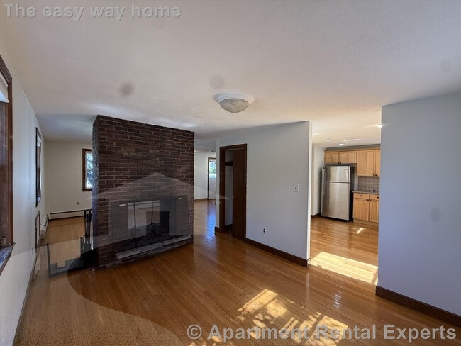 Building Photo - 24 Saville St