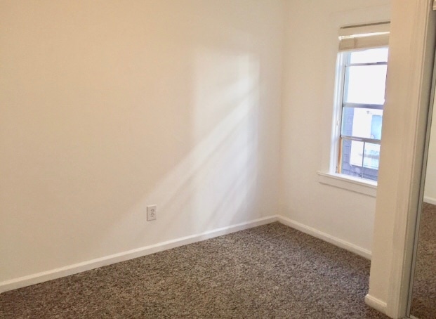 Building Photo - 543 30th St