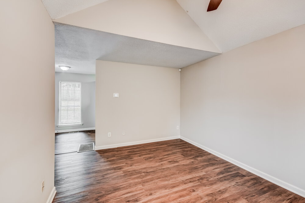Building Photo - 114 Laird Ave
