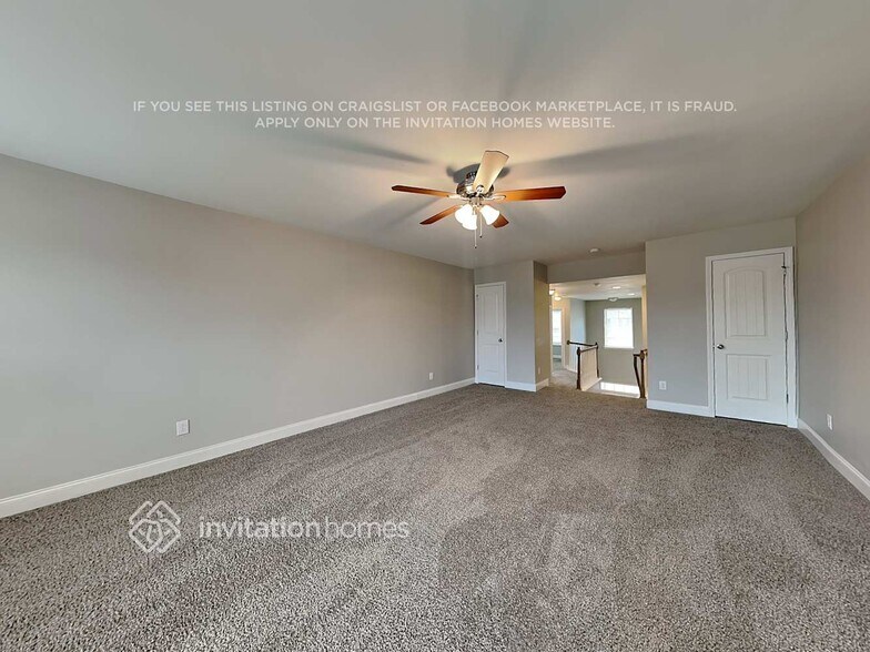 Building Photo - 42 Pearsall Farm Ln