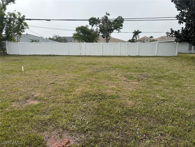 Building Photo - 1018 Cape Coral Pkwy W