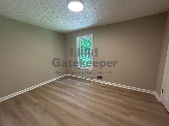 Building Photo - 115 Meadowbrook Ct