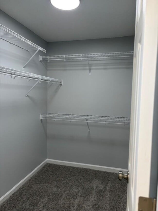 Building Photo - 1139 Breezy Valley Dr