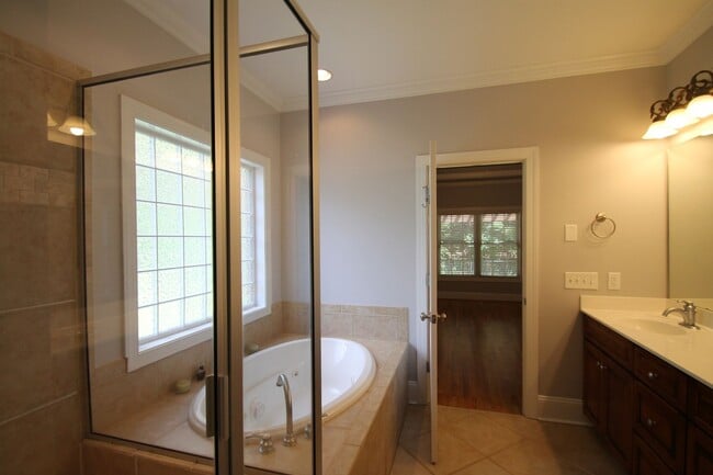 Building Photo - Exclusively Offered By Muse Realty Rentals, LLC