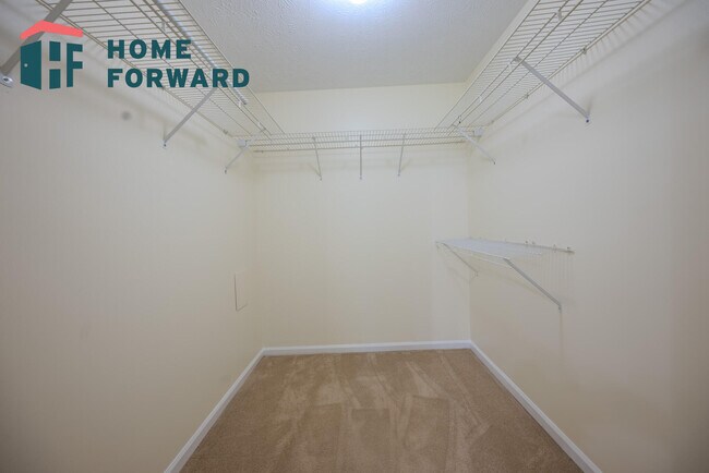 Building Photo - 2504 Ashbrooke Dr