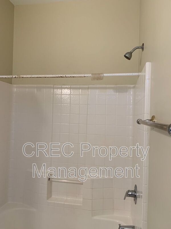 Building Photo - 105 Barberry St