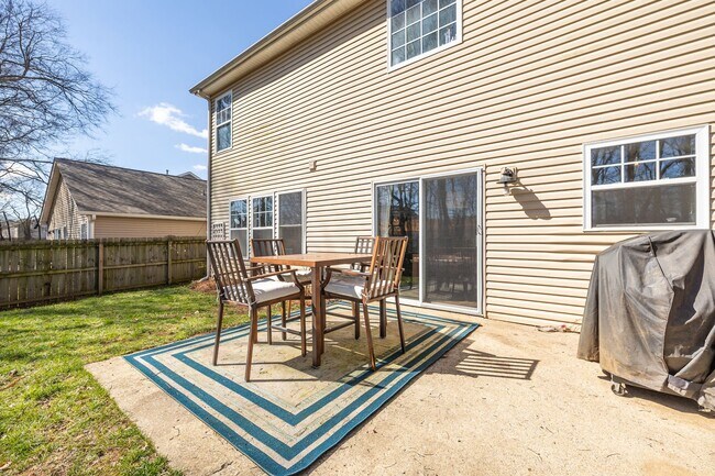 Building Photo - 1036 Lexington Farms Dr