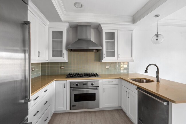 Building Photo - 34 Cambridge Wy