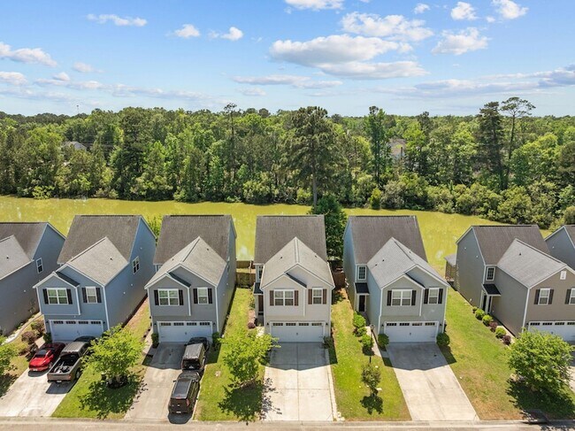 Building Photo - 8988 Cat Tail Pond Rd