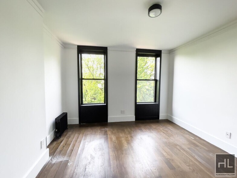 Building Photo - Carroll Gardens / 2-Bed 1-Bath