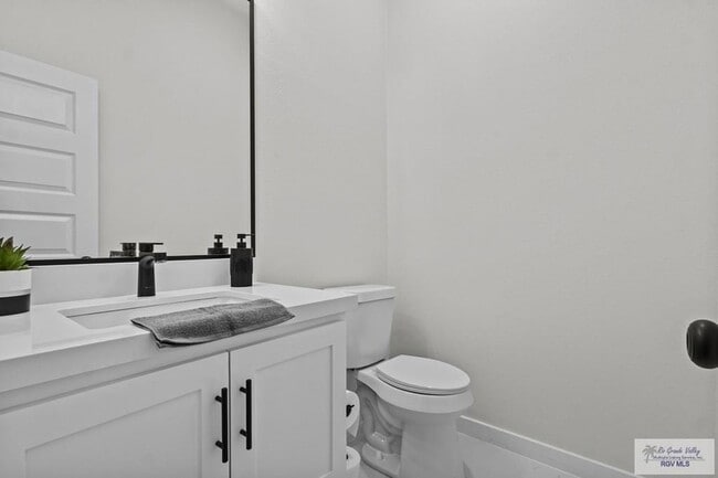 Building Photo - 7425 Lake Havasu