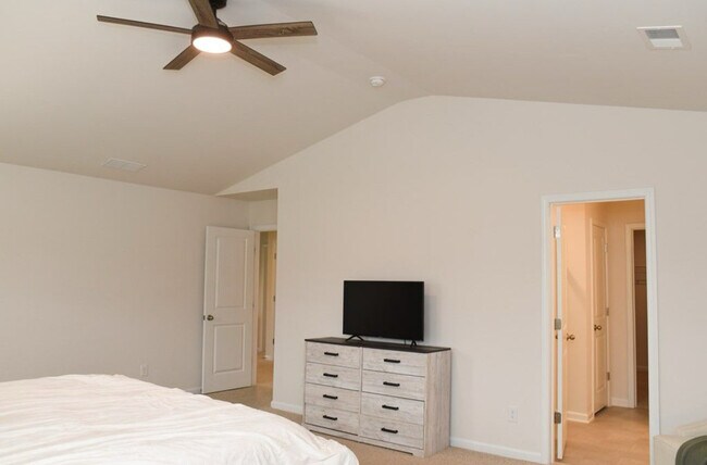 Building Photo - 109 Carrington Dr