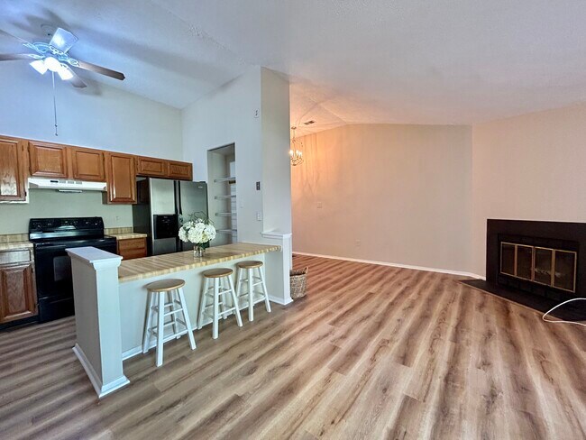 Primary Photo - 12205 Peach Crest Dr