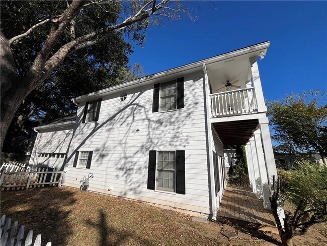 Building Photo - 889 Crew St SW