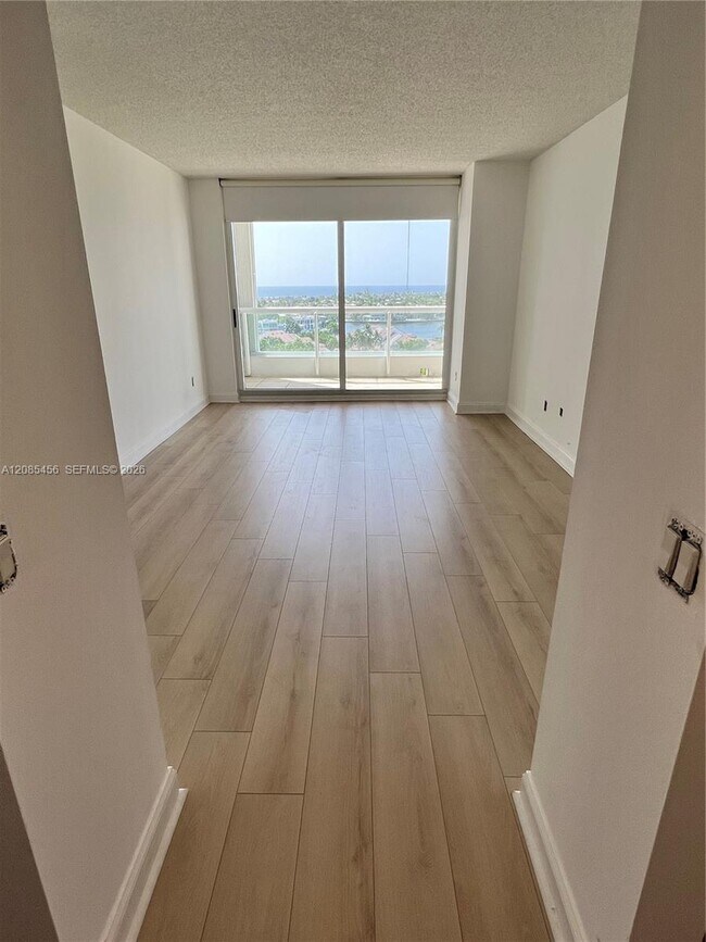 Building Photo - 21055 Yacht Club Dr