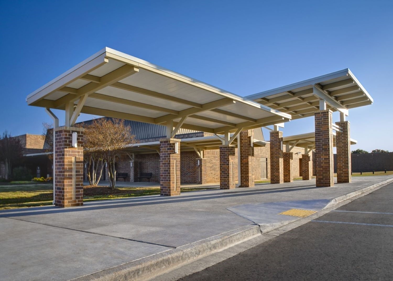 Building Photo - 219 Royal Wy