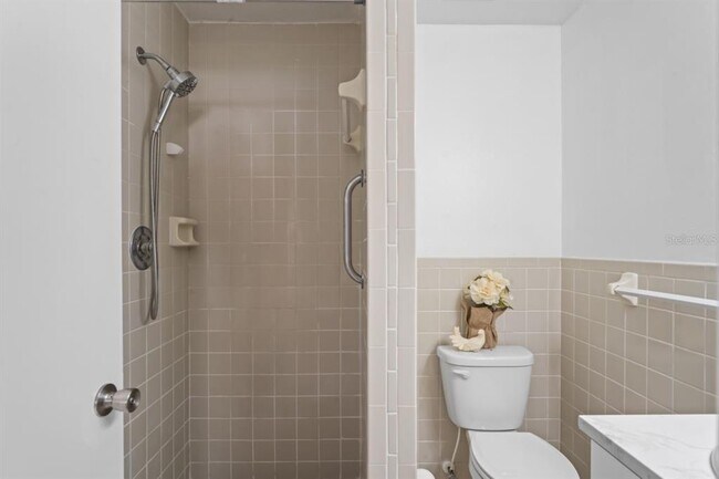 Building Photo - 6634 Hickorywood Ln