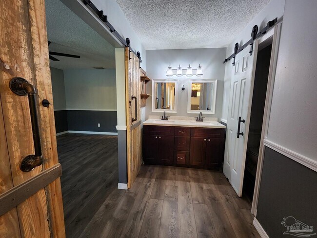 Building Photo - 5140 Choctaw Ave