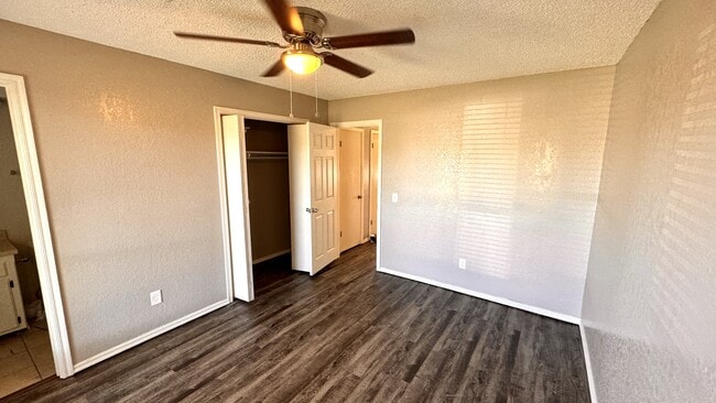 Building Photo - 812 SE 15th St