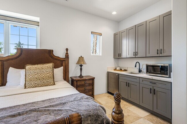 Building Photo - 56222 Village Dr