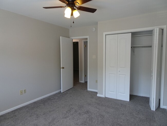 Building Photo - 3 Bedroom 2.5 bath Townhome rental in Rale...