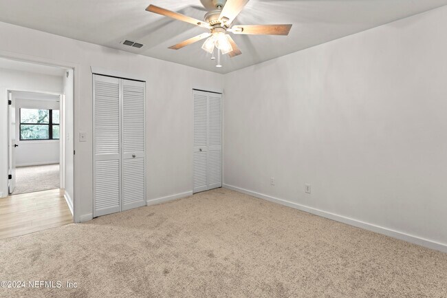 Building Photo - 798 Main St