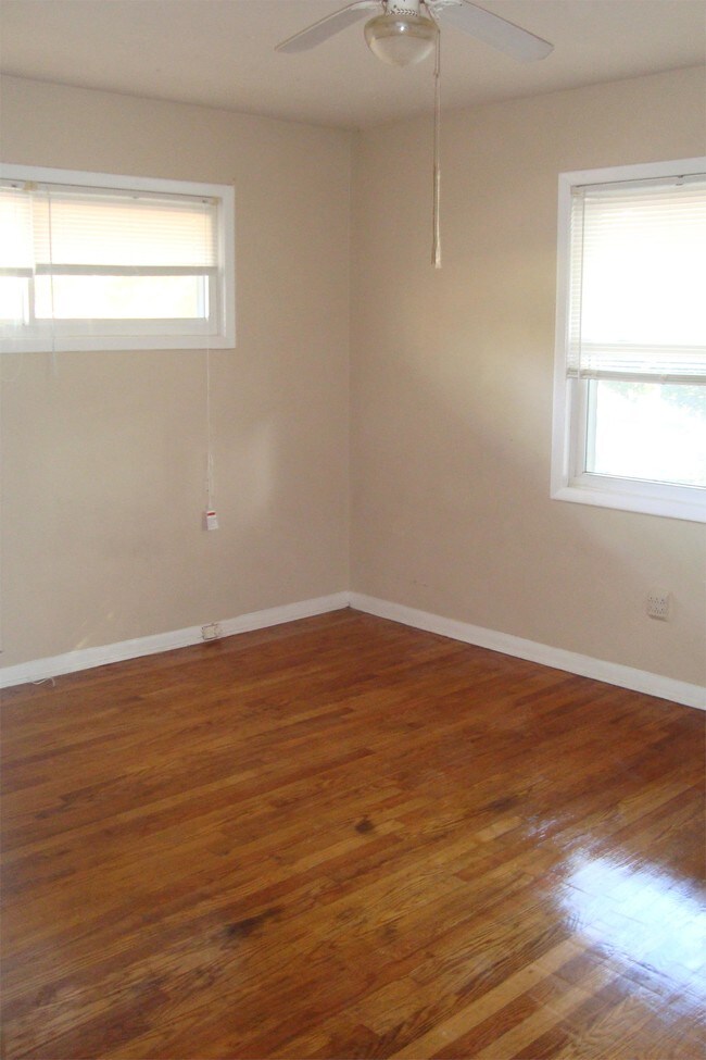 Building Photo - 2116 Leesburg Rd
