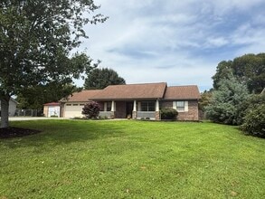 Building Photo - 1740 Country Meadows Dr
