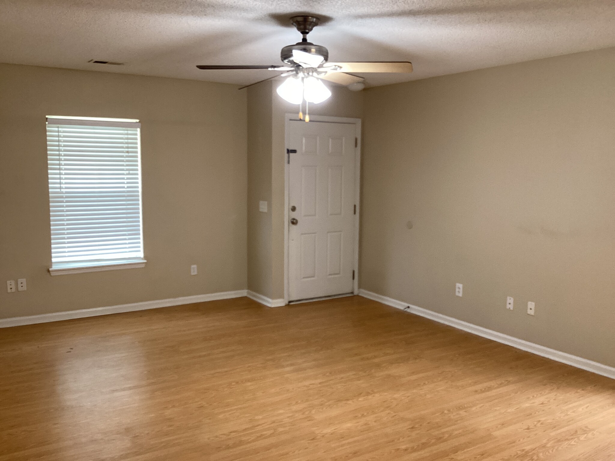 Building Photo - 1009 Friartuck Trl