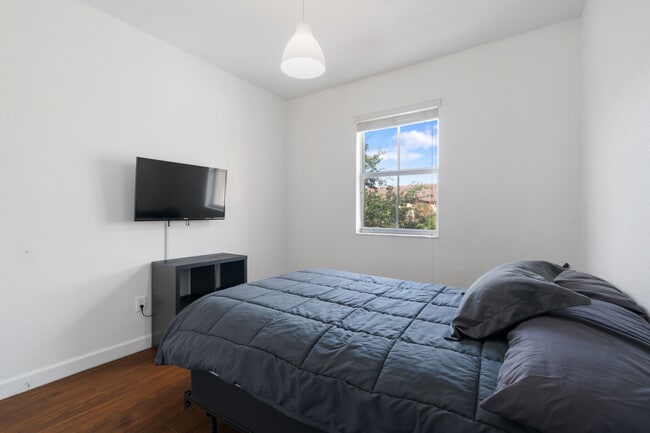 Building Photo - 8618 NW 113th Ct