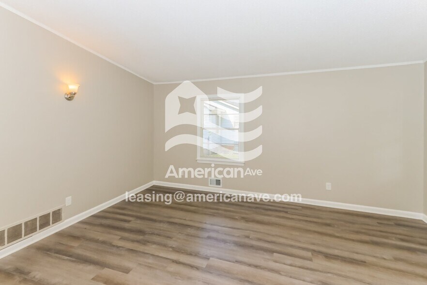 Building Photo - 503 Bernard Dr