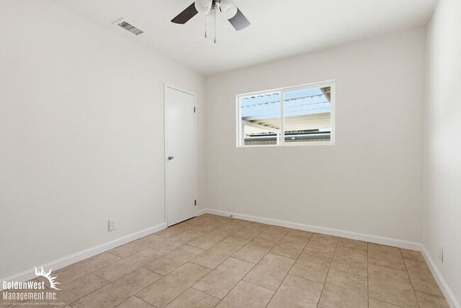 Building Photo - Newly Remodeled 5Bdm 2Ba Home with Huge Patio!