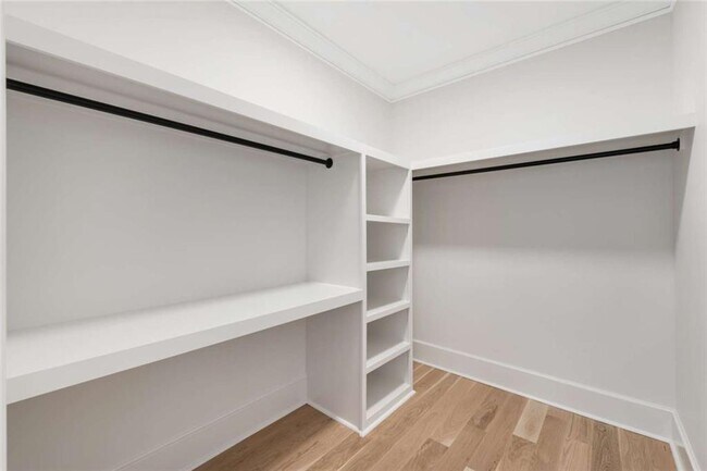 Building Photo - 402 Timberview Trail