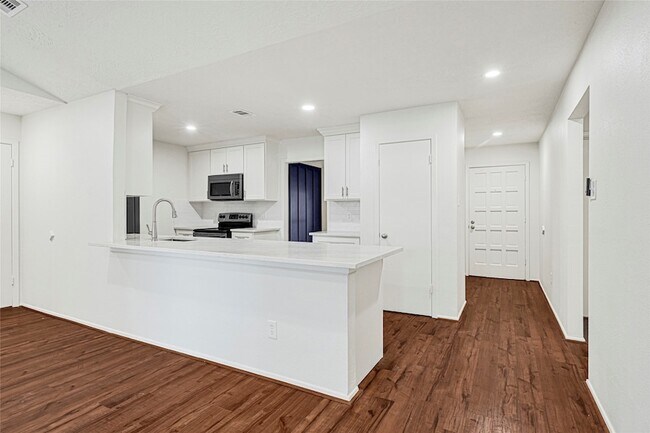 Building Photo - 206 Sweetgum Dr