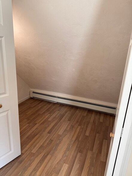 Building Photo - 298 Main St