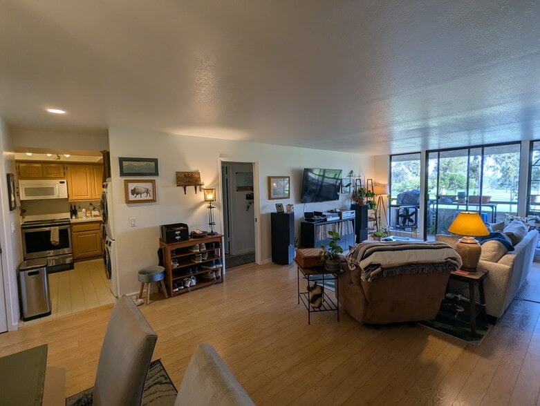 Living Room - 3340 McCaw Ave