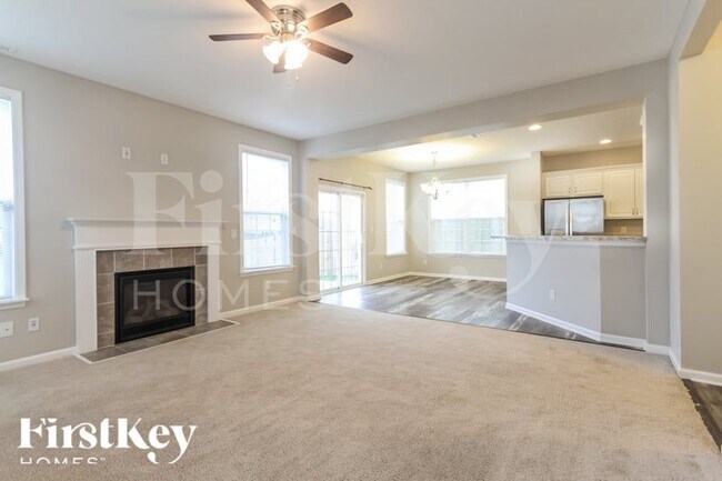 Building Photo - 5776 Bluff View Ln