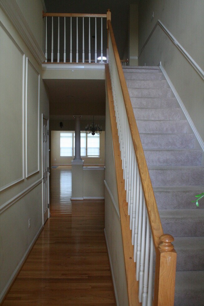 Building Photo - 4945 Decker Way