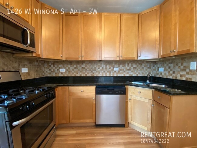Building Photo - 1426 W Winona St