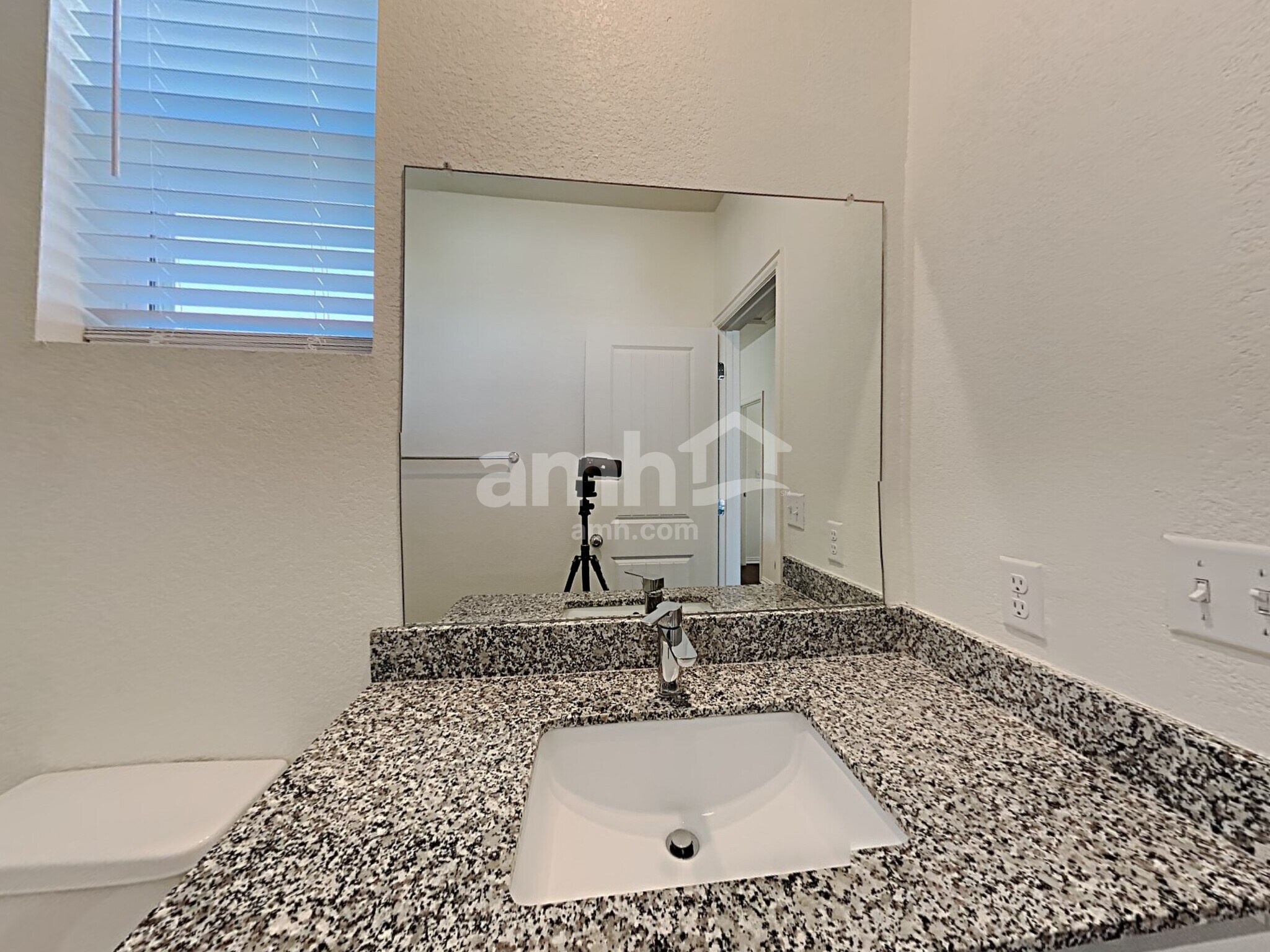 Building Photo - 2732 Geronimo Creek