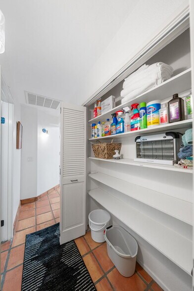 Building Photo - 58328 Bonanza Dr