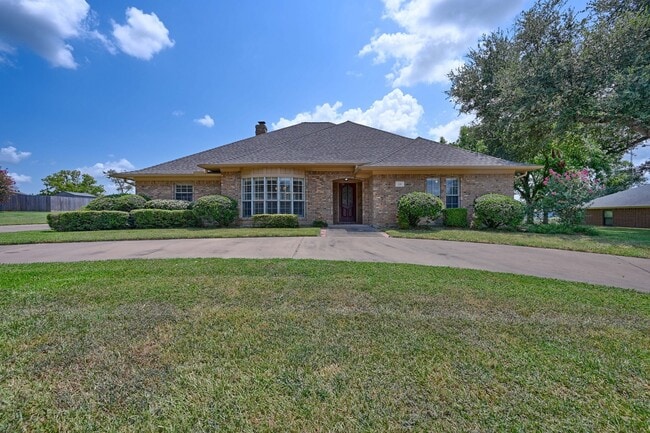 Primary Photo - 128 Douglas Dr