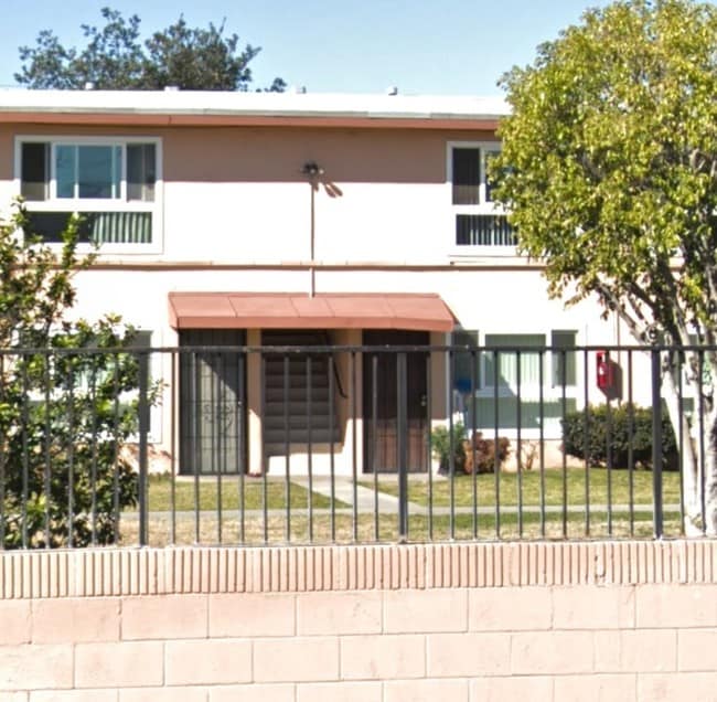 Building Photo - 7800 Madison St