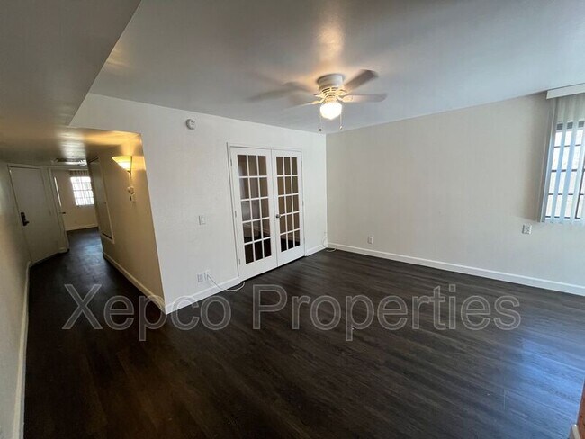 Building Photo - 5300 E Waverly Dr