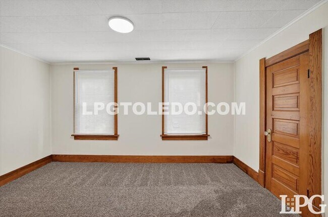 Building Photo - 4140 Caroline Ave