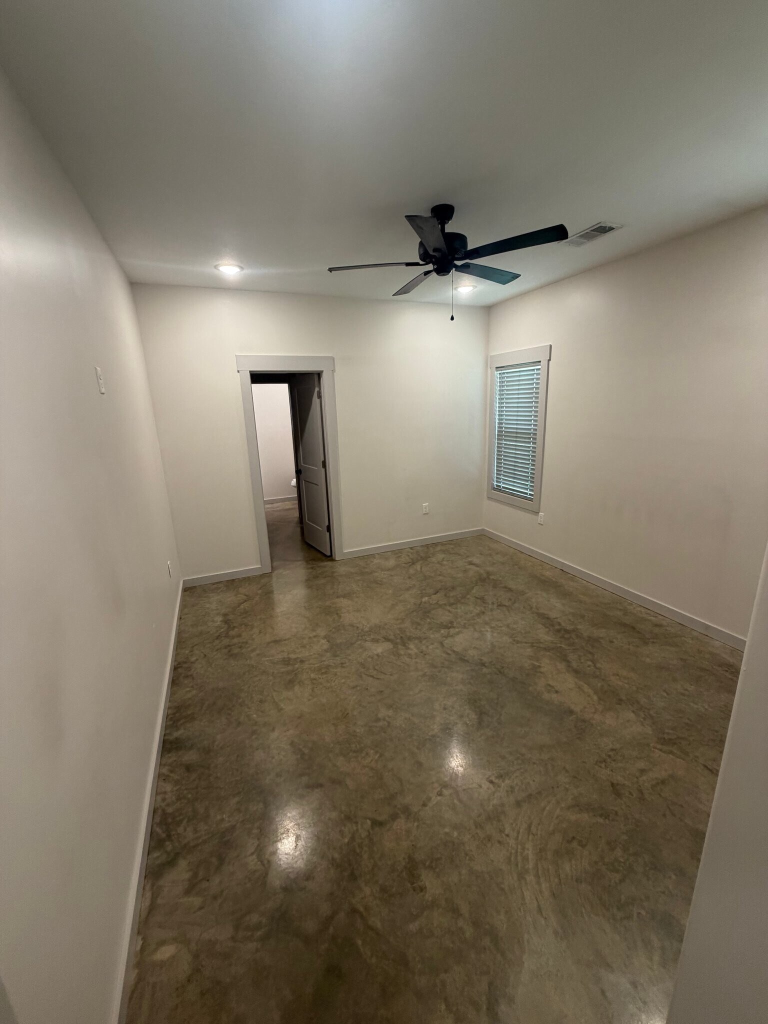 Building Photo - 4609 Wolf Run Trl