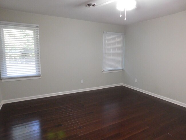 Building Photo - 278 Gatewood Dr
