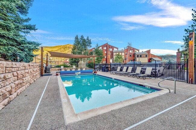 Building Photo - 2160 Mt Werner Cir