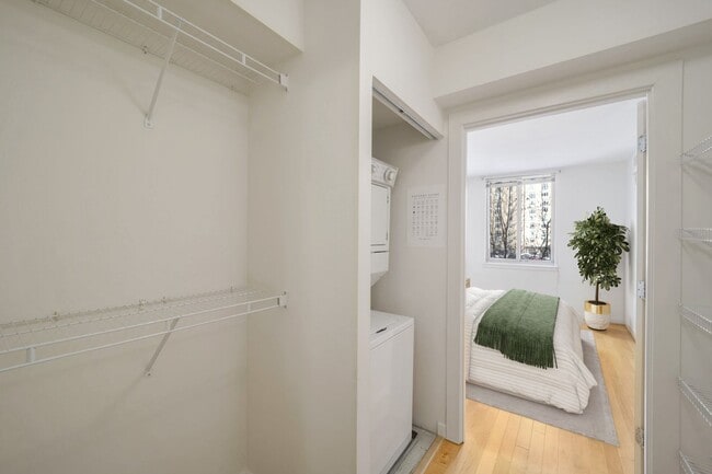 Building Photo - 1BR w/ Parking, Pool, & Fitness Center plu...